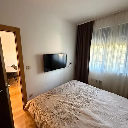 Leo Pine Lux Апартаменты